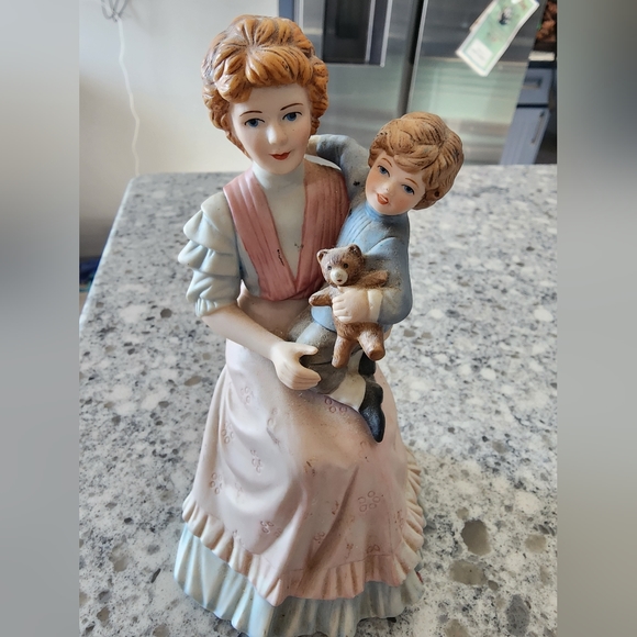 Vintage Homco 'Storytime' figurine, 1460, 6" tall. EUC - Picture 3 of 6